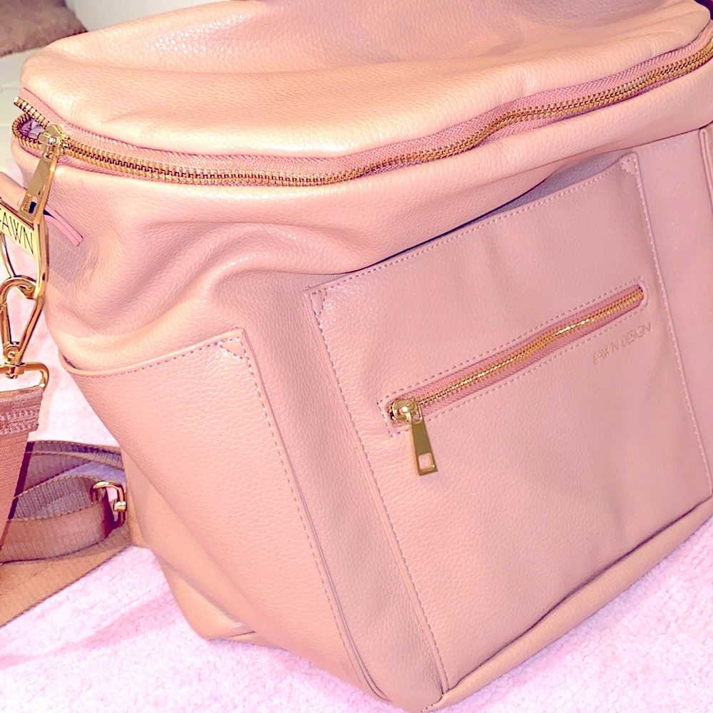 Like new Fawn Diaper bag!!